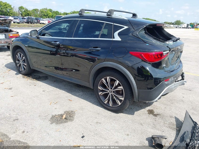 2017 INFINITI QX30 auction photo 3