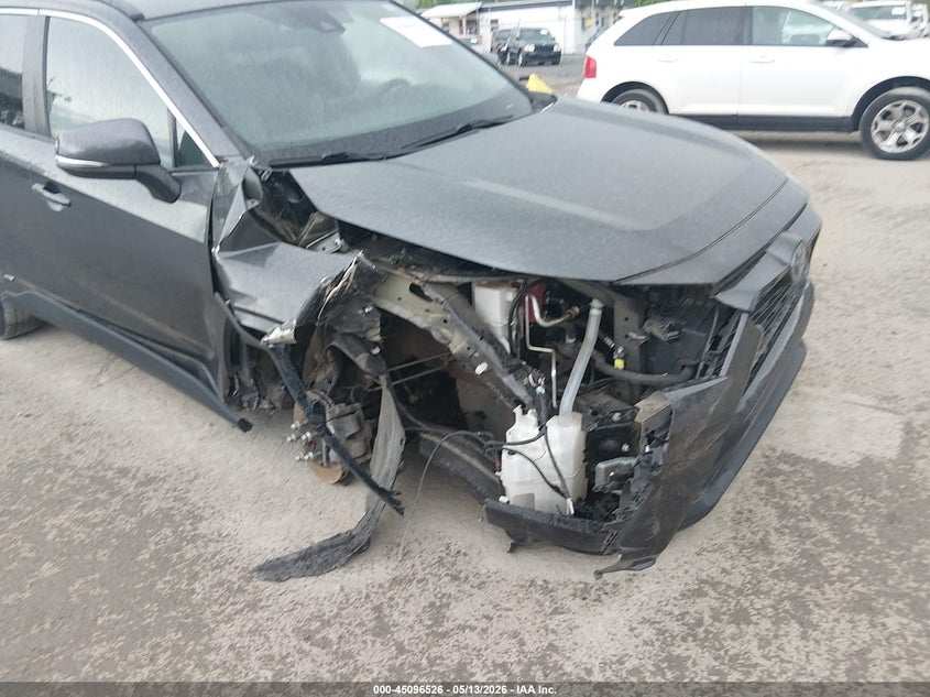 VIN 2T3RWRFV4MW127218 2021 TOYOTA RAV4 HYBRID XLE