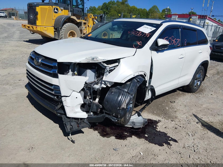 VIN 5TDDZRFH5JS861228 2018 TOYOTA HIGHLANDER LIMITED PLATINUM