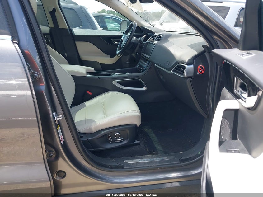2019 JAGUAR F-PACE auction photo 5