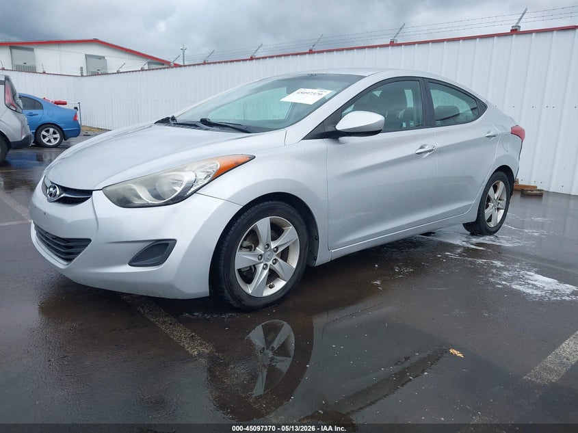 2013 HYUNDAI ELANTRA auction photo 2