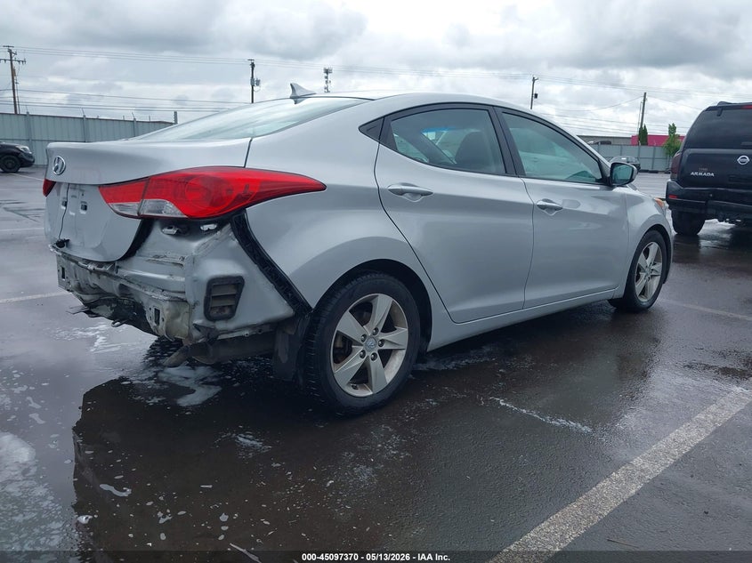 2013 HYUNDAI ELANTRA auction photo 4