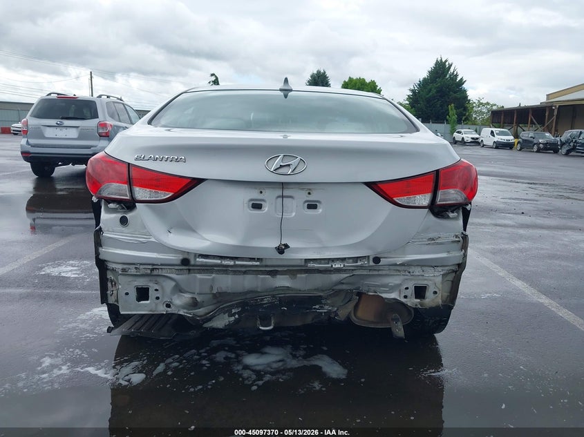 2013 HYUNDAI ELANTRA auction photo 6