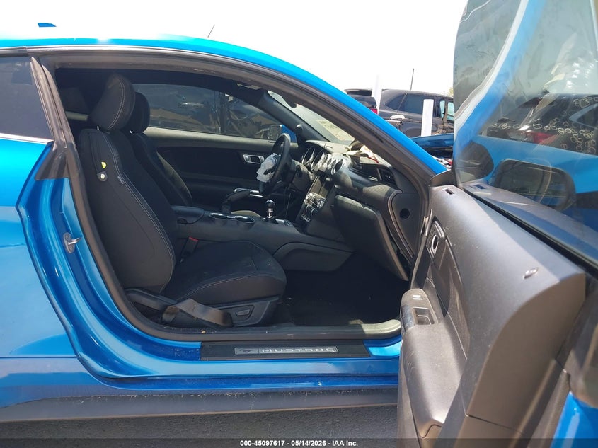 2020 FORD MUSTANG auction photo 5