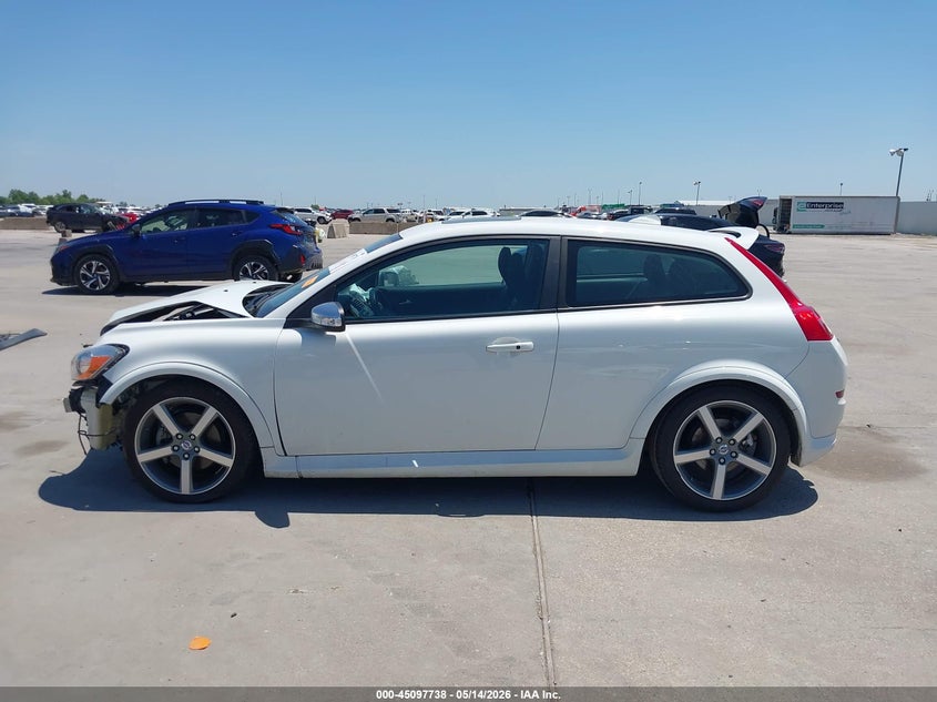 2013 Volvo C30 T5/T5 Platinum/T5 Premier/T5 Premier Plus/T5 R-Design/T5 R-Design Platinum/T5 R-Design Premier VIN: YV1672MKXD2302168 Lot: 45097738