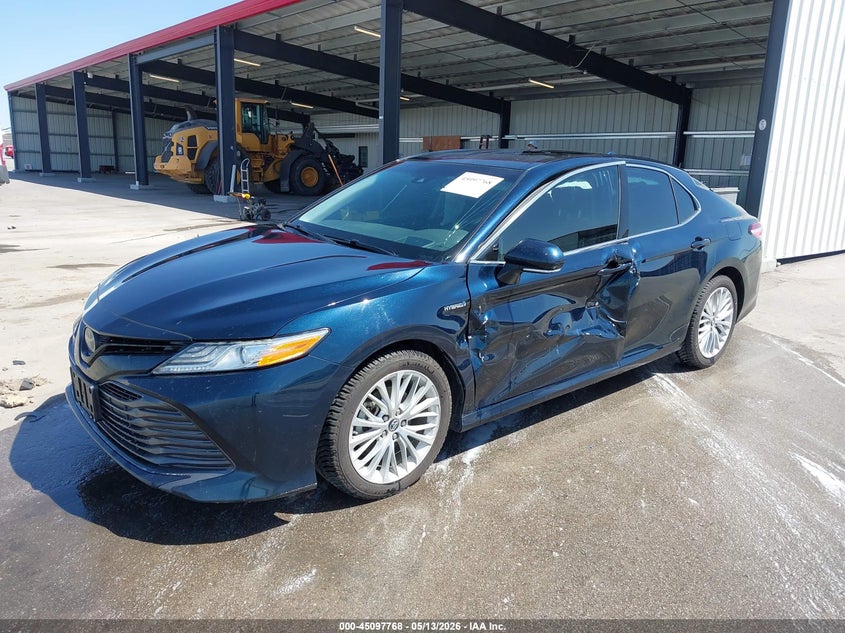 2019 TOYOTA CAMRY HYBRID auction photo 2