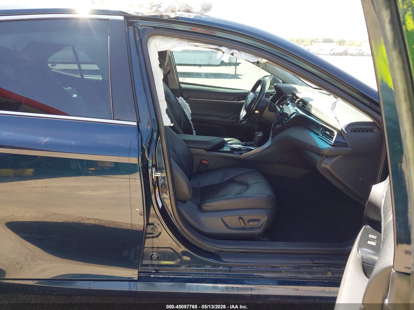 2019 TOYOTA CAMRY HYBRID auction photo 5