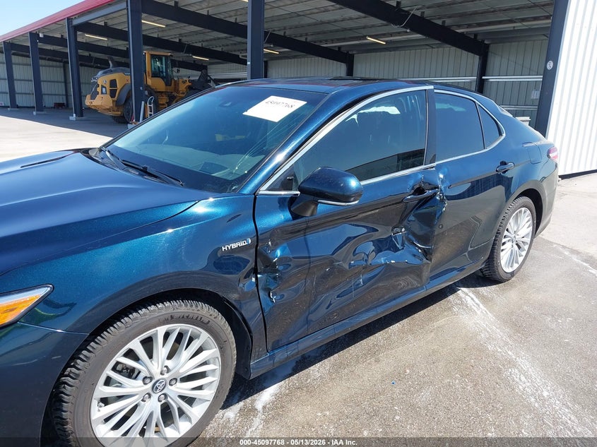 2019 TOYOTA CAMRY HYBRID auction photo 6