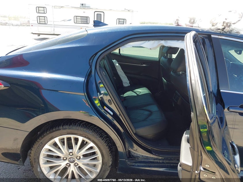 2019 TOYOTA CAMRY HYBRID auction photo 8