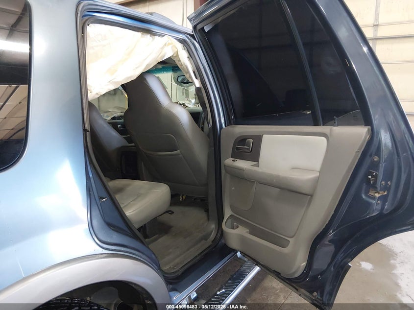 2004 Ford Expedition Xlt VIN: 1FMFU15L54LA52926 Lot: 45098483