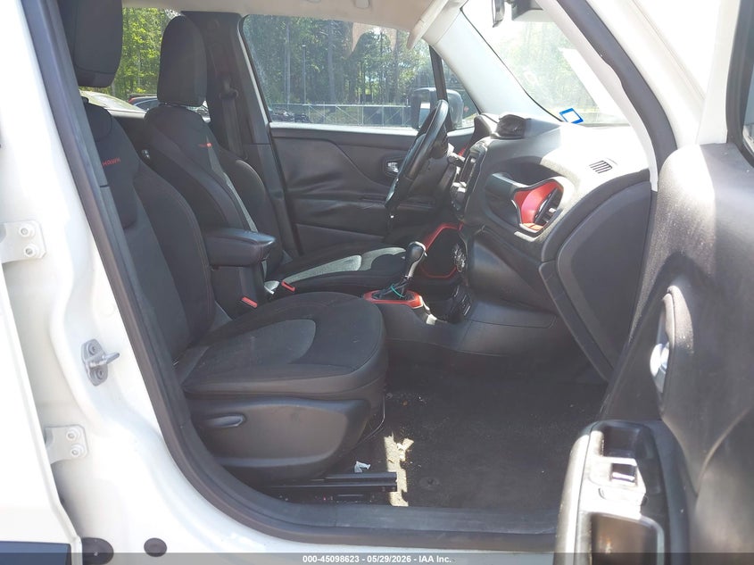 2016 JEEP RENEGADE auction photo 5