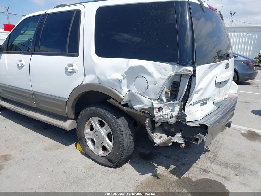 2004 Ford Expedition Eddie Bauer VIN: 1FMPU17L84LA65882 Lot: 45098666