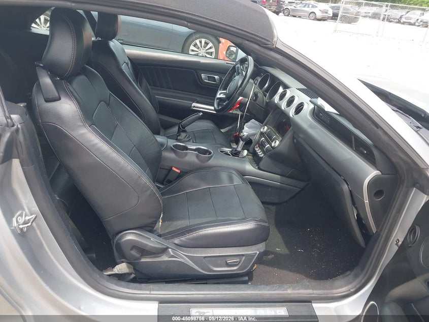 2020 FORD MUSTANG auction photo 5