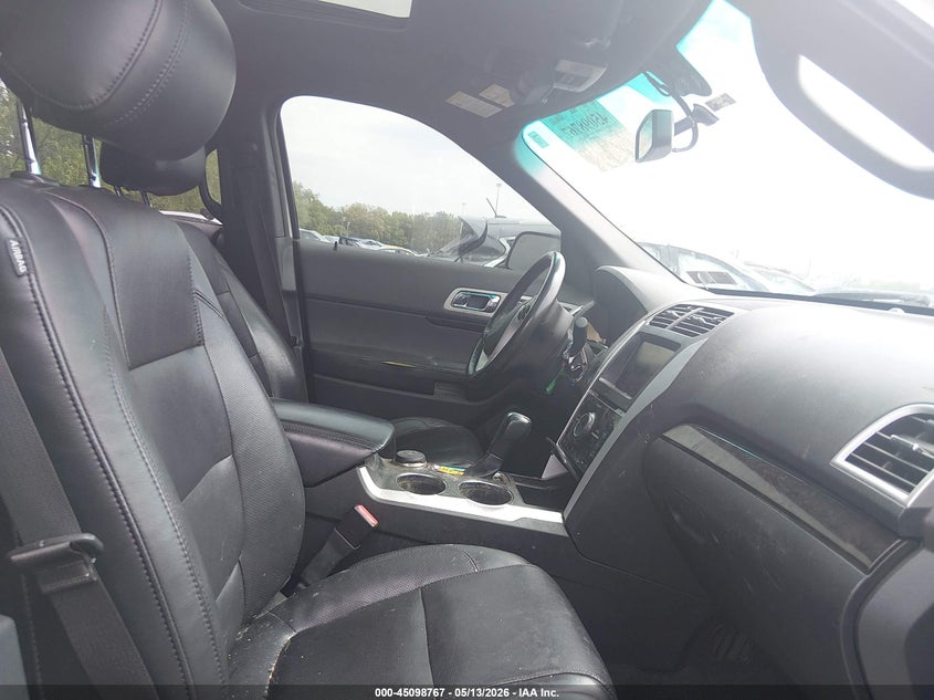 1FMHK8F88CGA07021 2012 Ford Explorer 3.5 Limited white