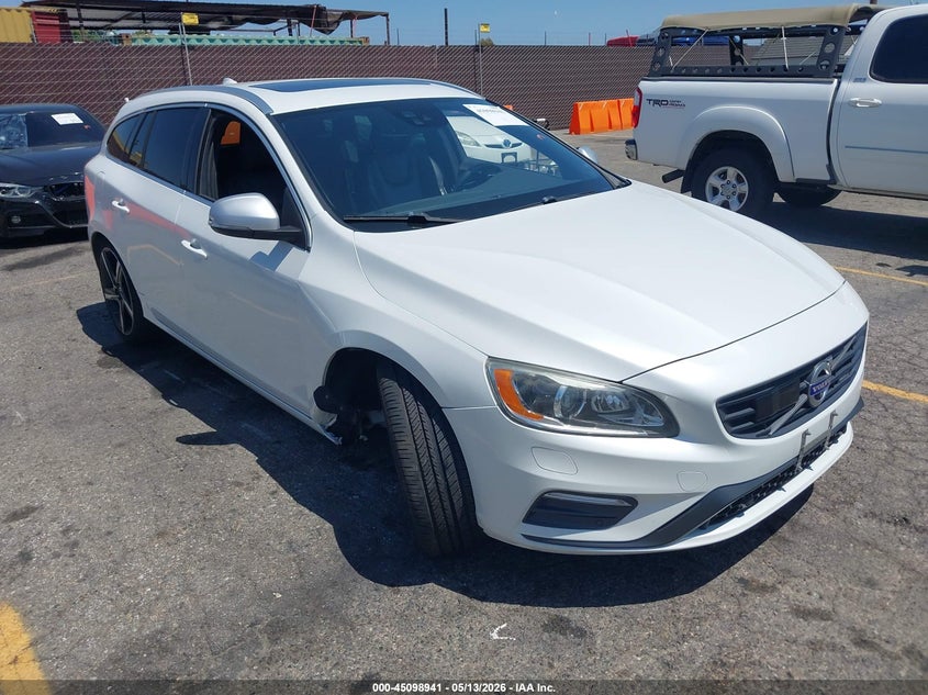 Vin: yv1902ss4f1234768, lot: 45596507, volvo v60 t6 r-design platinum 2015 img_1