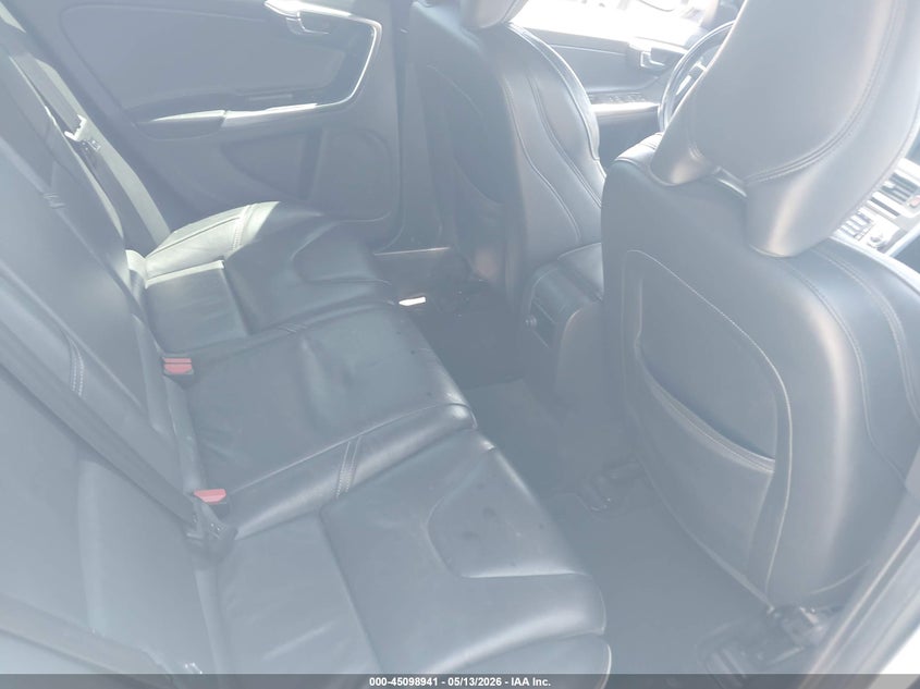 2015 Volvo V60 T6 R-Design Platinum VIN: YV1902SS4F1234768 Lot: 45098941