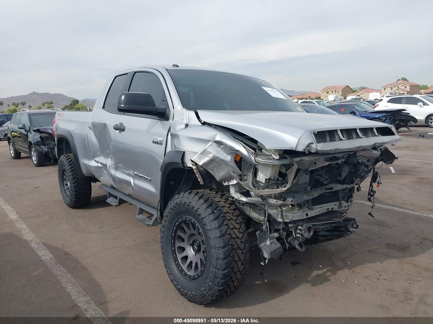 2017 TOYOTA TUNDRA SR5 5.7L V8