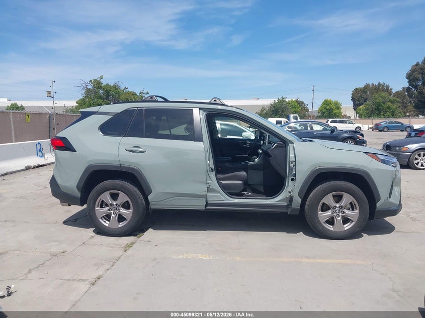 VIN 2T3W1RFV5PW275352 2023 TOYOTA RAV4 XLE