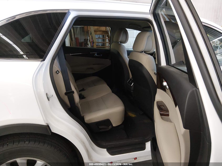 2017 KIA SORENTO auction photo 8