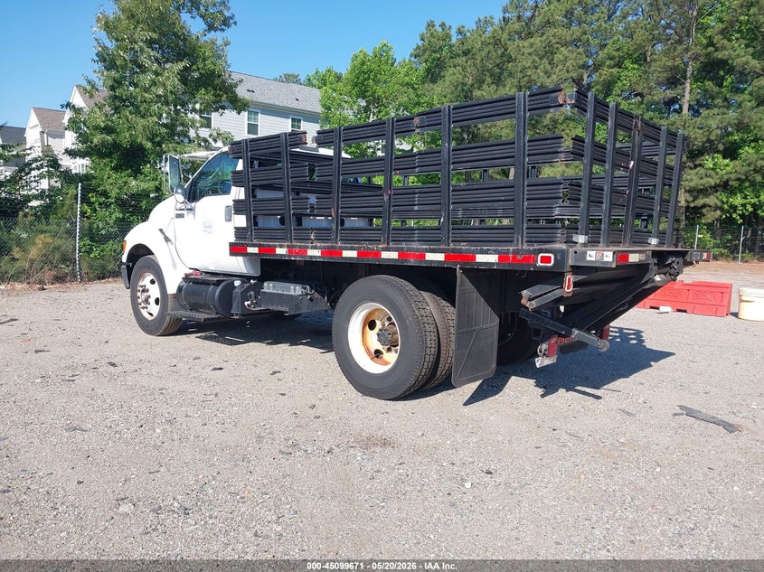 3FRNF7FAXFV679534 2015 Ford F-750 white