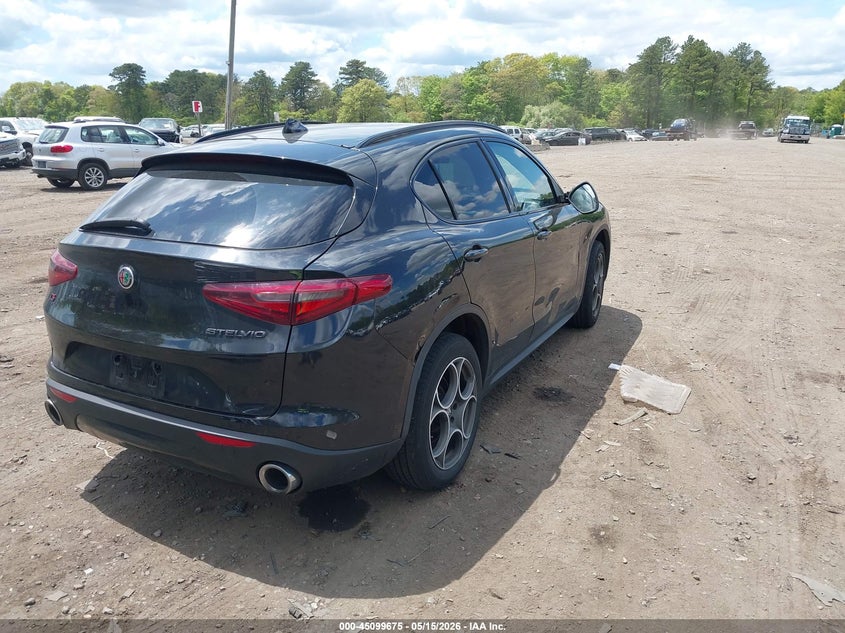 2021 ALFA ROMEO STELVIO auction photo 4