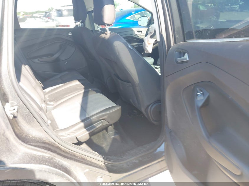 VIN 1FMCU0GD5KUC52618 2019 FORD ESCAPE SE