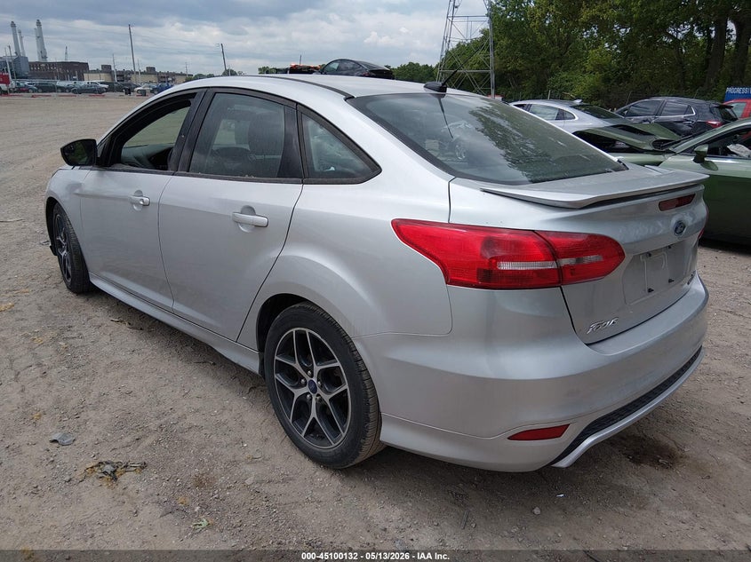 Vin: 1fadp3f27fl338841, lot: 45597698, ford focus se 20153