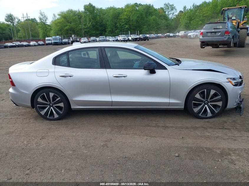 2022 Volvo S60 B5 Momentum VIN: 7JRL12TZ5NG157717 Lot: 45100400