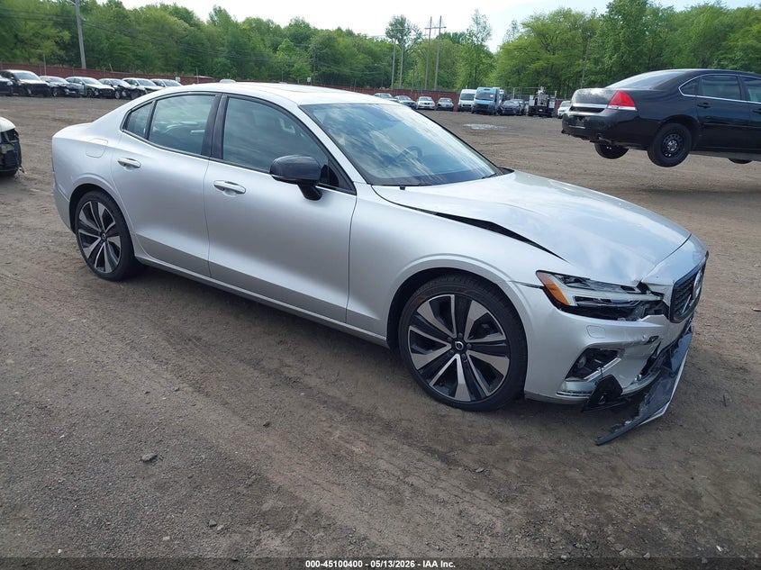 2022 VOLVO S60 B5 MOMENTUM