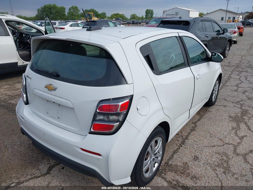2020 CHEVROLET SONIC auction photo 4