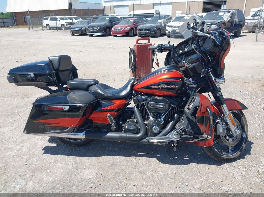 2017 Harley-Davidson Flhxse Cvo Street Glide VIN: 1HD1PXF12HB952568 Lot: 45100475