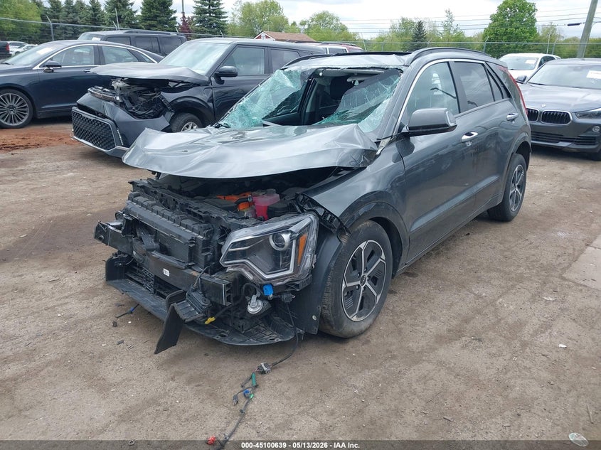 Vin: kndct3le8s5232686, lot: 45598205, kia niro sx 20252