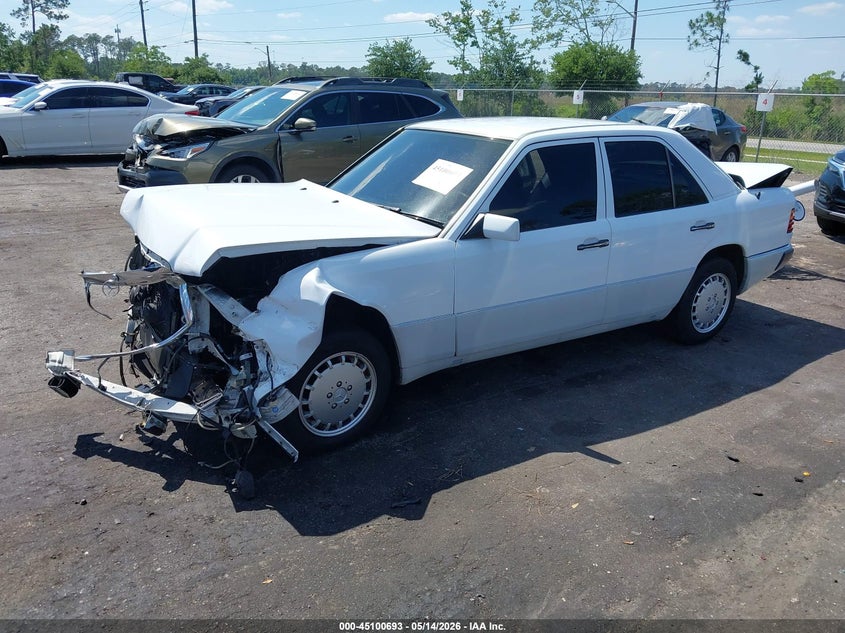 WDBEA32E5PB964233 1993 MERCEDES-BENZ 300 E photo 1