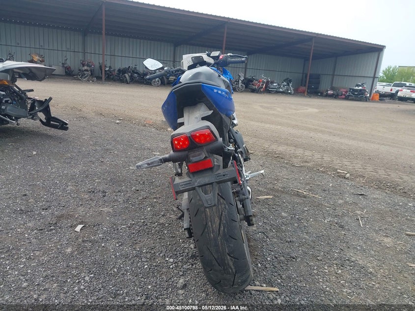 2025 Suzuki Gsx800 F VIN: JS1EM13BXS7102066 Lot: 45100798