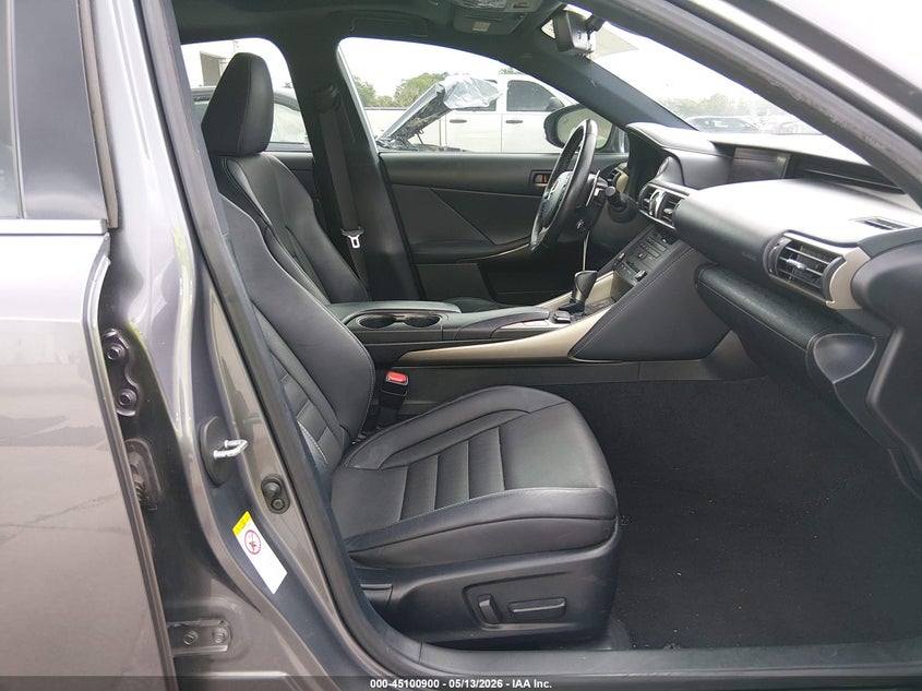 2019 LEXUS IS 300 — Photo 5