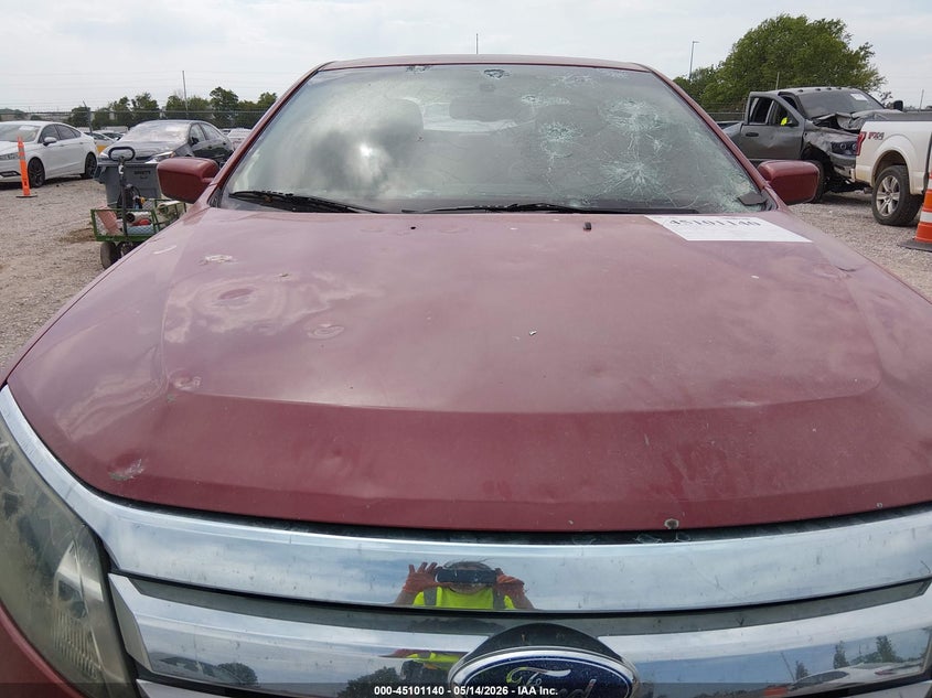 2010 FORD FUSION auction photo 6