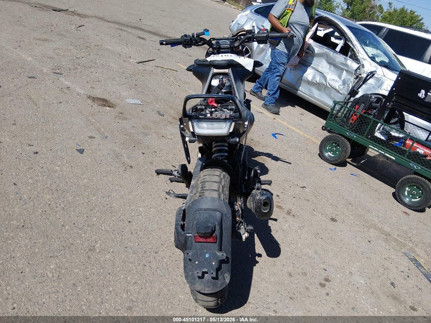 2022 Husqvarna Vitpilen 401/Svartpilen 401 VIN: MD2JUJ400NC206119 Lot: 45101217