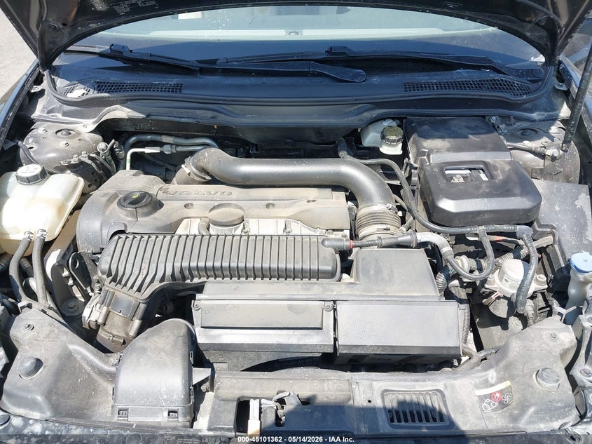 2011 Volvo C70 T5 VIN: YV1672MC9BJ115628 Lot: 45101362