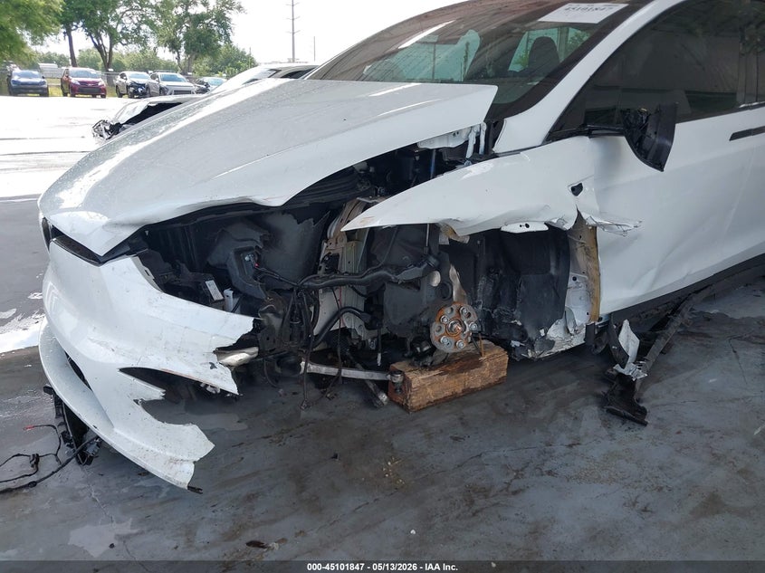 2024 Tesla Model X Long Range VIN: 7SAXCDE54RF458515 Lot: 45101847