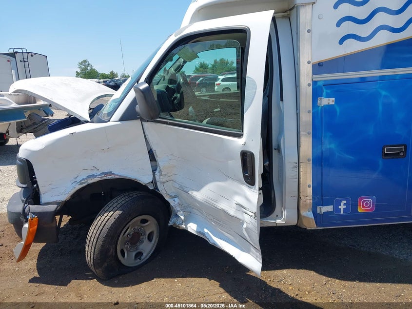 2006 GMC Savana Cutaway Work Van VIN: 1GDHG31U761195983 Lot: 45101864