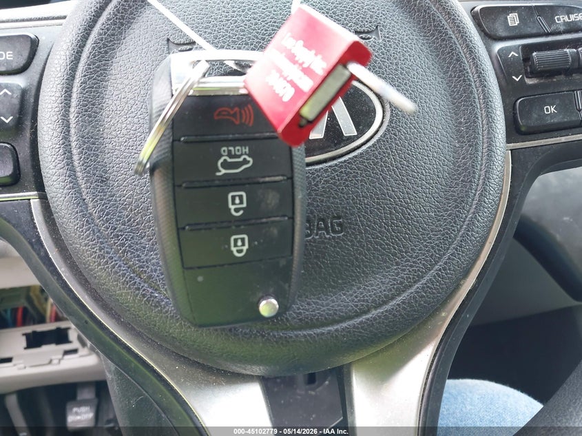 VIN KNDPMCAC7H7267197 2017 KIA SPORTAGE LX