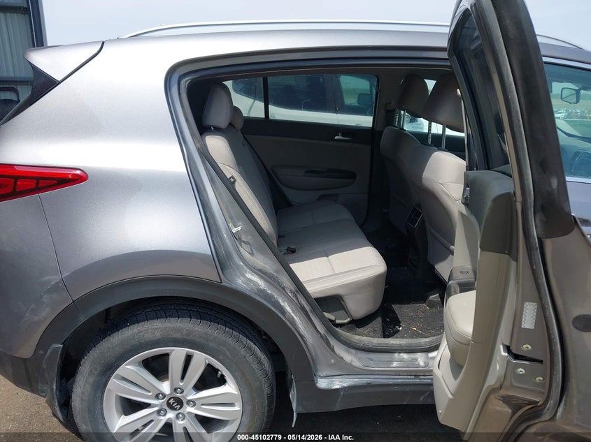 VIN KNDPMCAC7H7267197 2017 KIA SPORTAGE LX