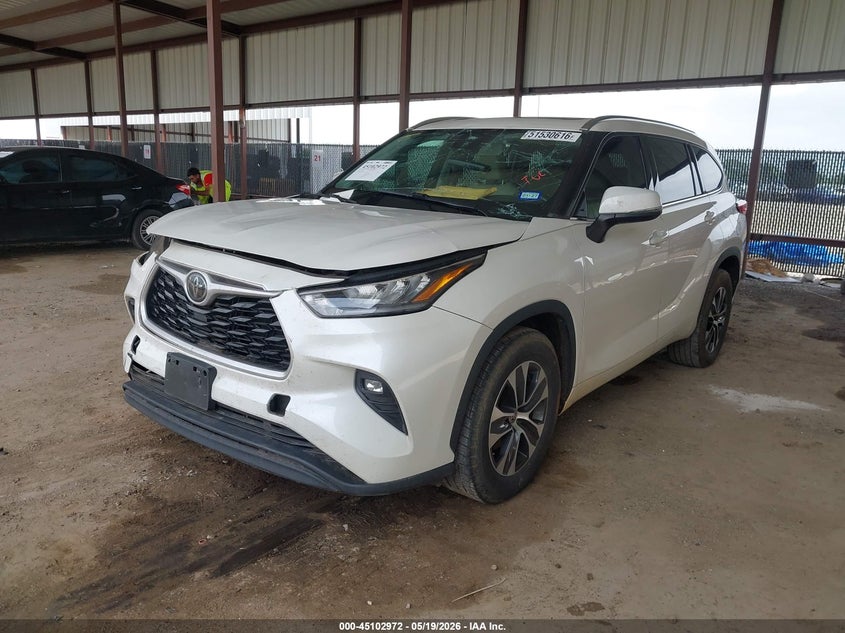 VIN 5TDGZRAH8LS503189 2020 TOYOTA HIGHLANDER XLE