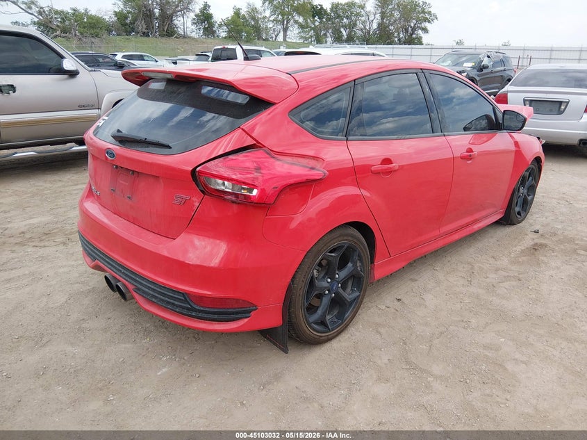 2017 FORD FOCUS ST auction photo 4