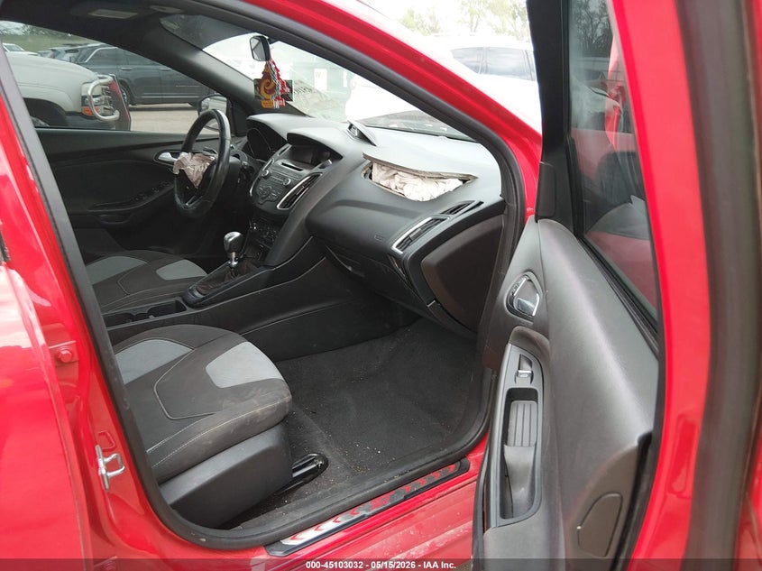 2017 FORD FOCUS ST auction photo 5