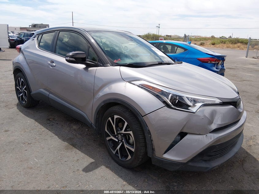 2019 TOYOTA C-HR XLE — Photo gallery