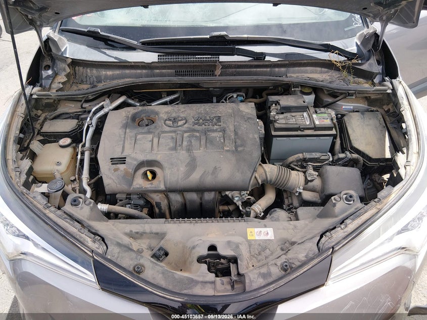 2019 TOYOTA C-HR XLE — Photo 10