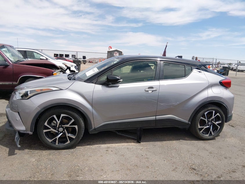2019 TOYOTA C-HR XLE — Photo 13