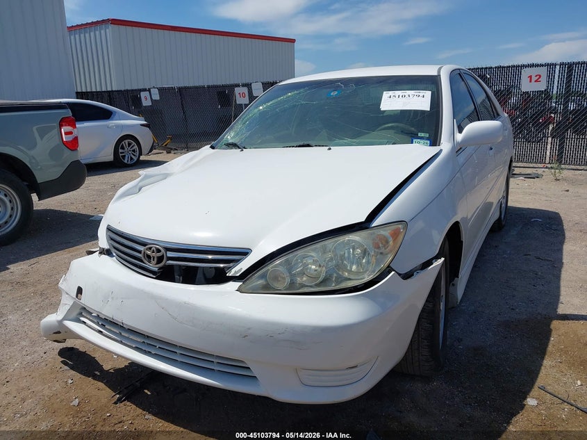 2006 Toyota Camry Le JTDBE32K063049975 photo 1