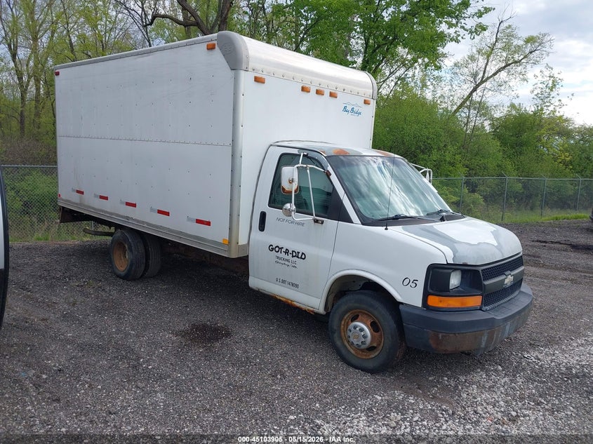 2005 CHEVROLET EXPRESS CUTAWAY BASE W/C7A